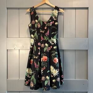 Yumi Black Floral Sleeveless Dress with Pleated Skirt Size 0/2‎
